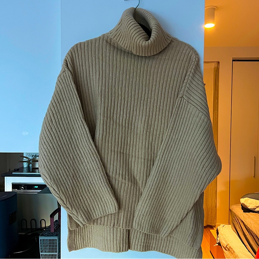 HM oversized sweater size Small